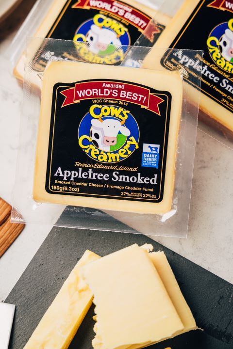Appletree Smoked Cheddar by Cows Creamery, 180g