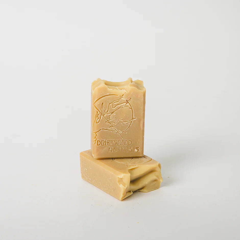 Barre de shampooing au bois de cèdre et à la camomille par Driftwood Naturals, 60 g