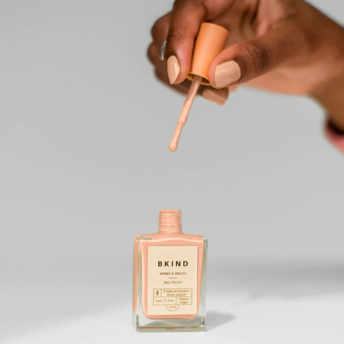 Vernis à ongles Beige Life par Bkind, 15 ml